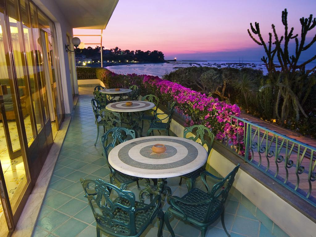 Hotel Ambasciatori Ischia Exterior foto
