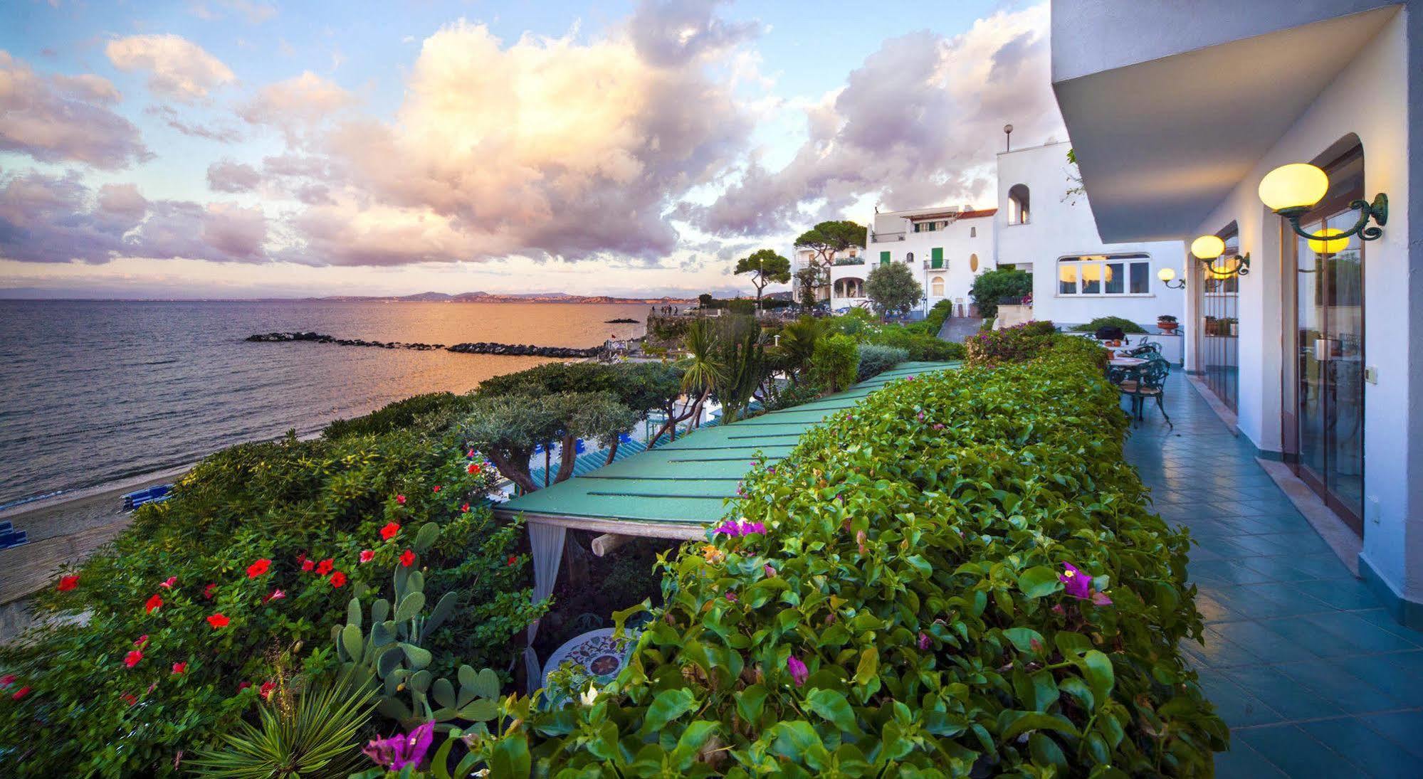 Hotel Ambasciatori Ischia Exterior foto