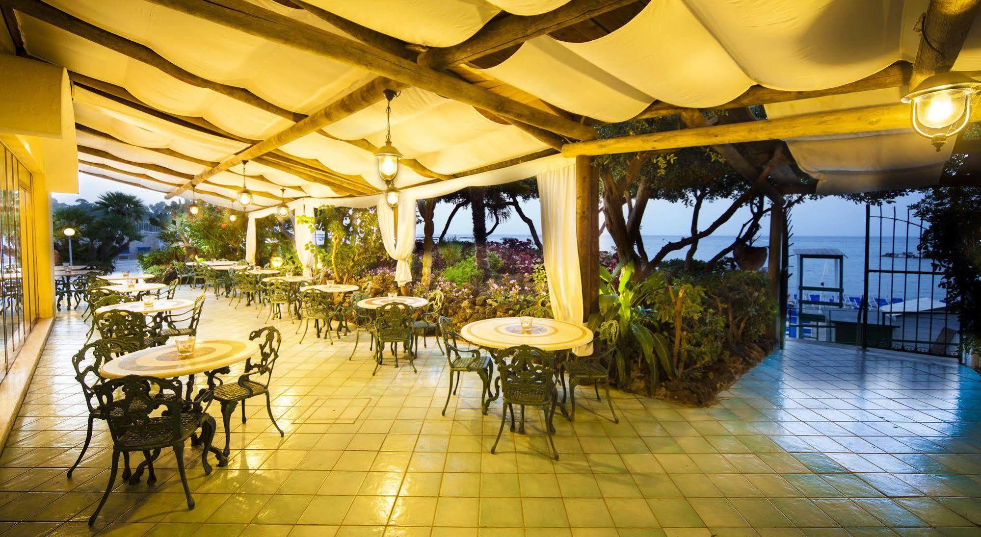 Hotel Ambasciatori Ischia Exterior foto